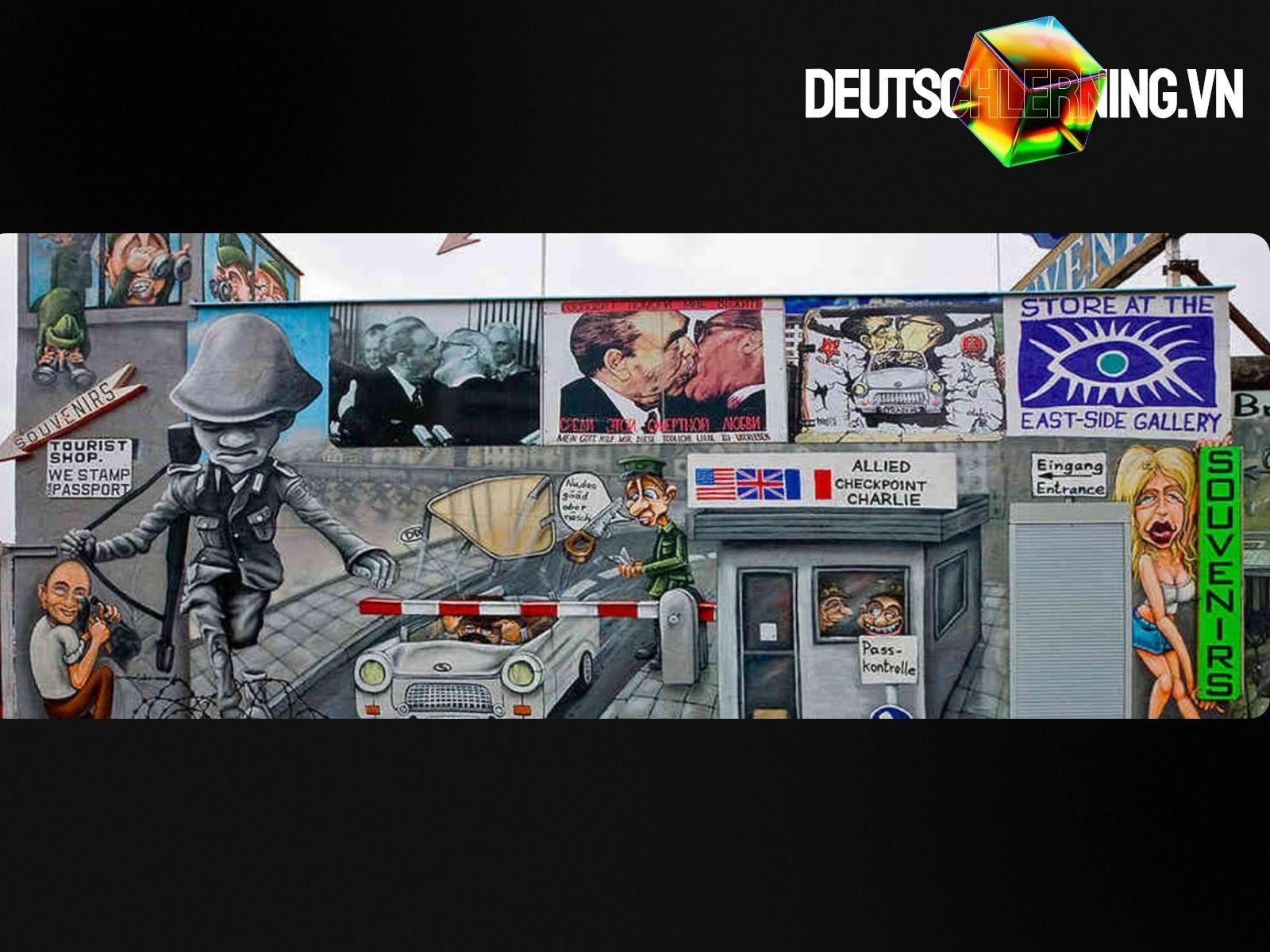 Bức tường Berlin với tranh graffiti nổi tiếng tại East Side Gallery.