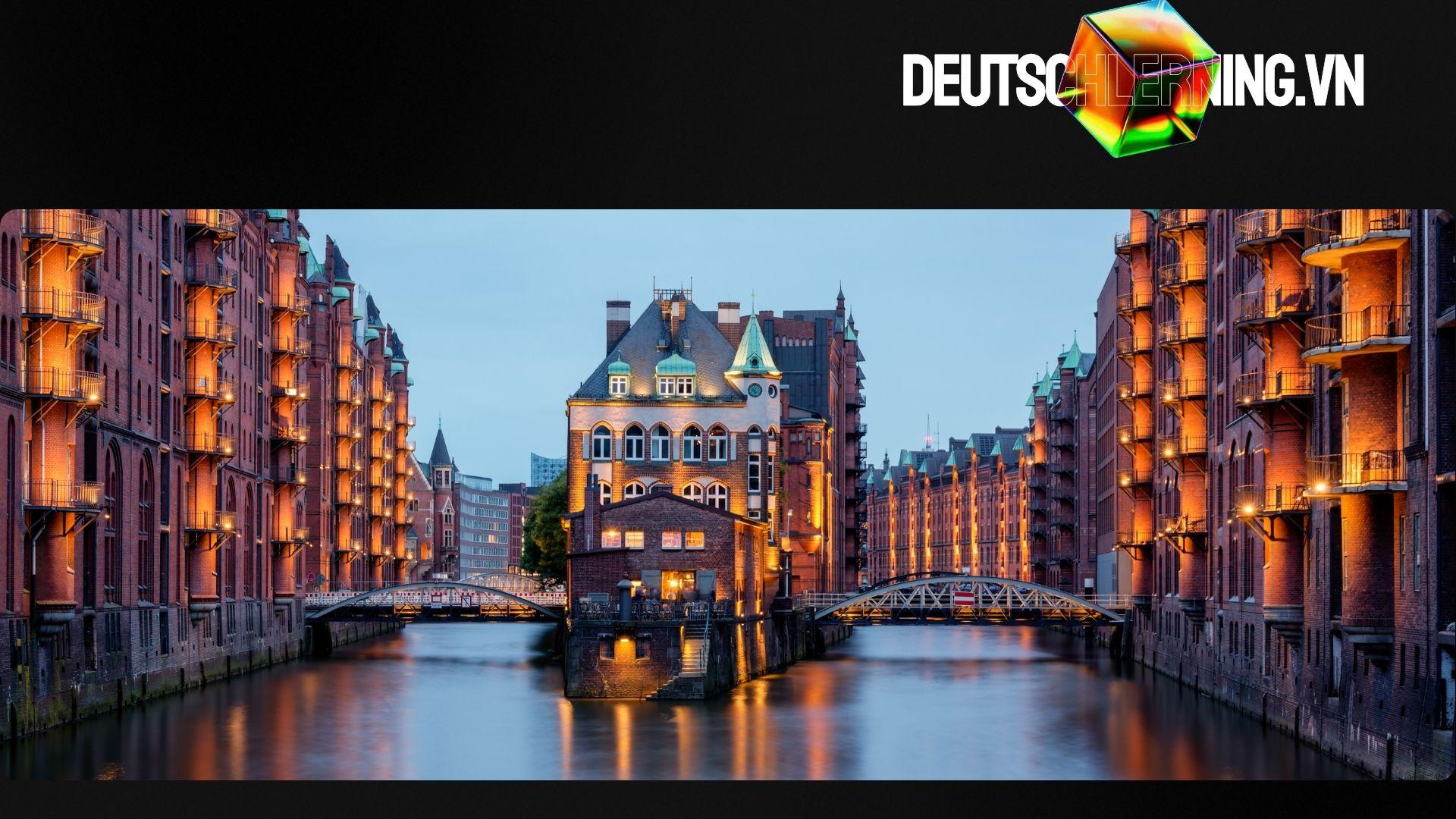 Khu Speicherstadt Hamburg với kiến trúc gạch đỏ đặc trưng.